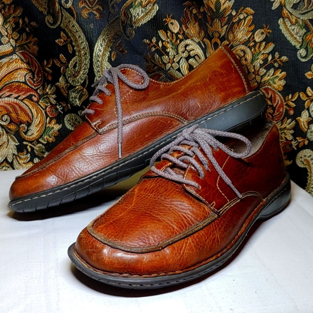 BORN Handcrafted Shoe